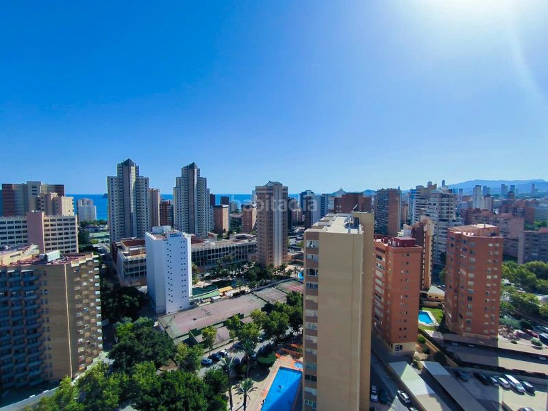 Foto 2cef0774-f6e6-4ca7-b013-bd9d663c2a89. Apartament amb calefacció aparcament piscina a Levante Alto Benidorm