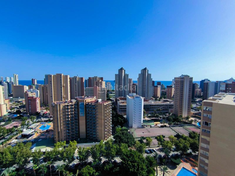 Foto 6ad3714b-6ceb-4f4d-8f29-76e7639f2ac4. Apartament amb calefacció aparcament piscina a Levante Alto Benidorm