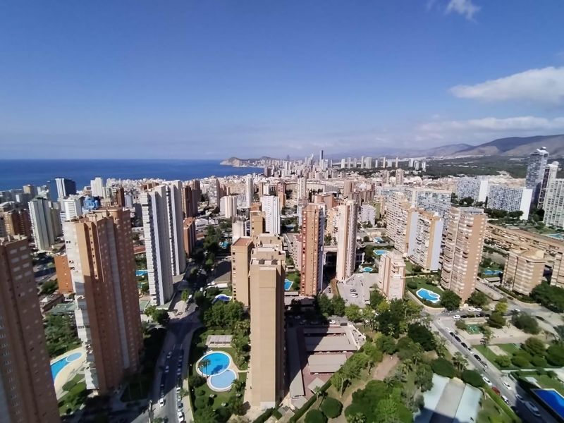Foto 606f9f98-ab64-4af9-b117-860ef9faa00c. Pis amb aparcament piscina a Juzgados - Plaza de Toros Benidorm