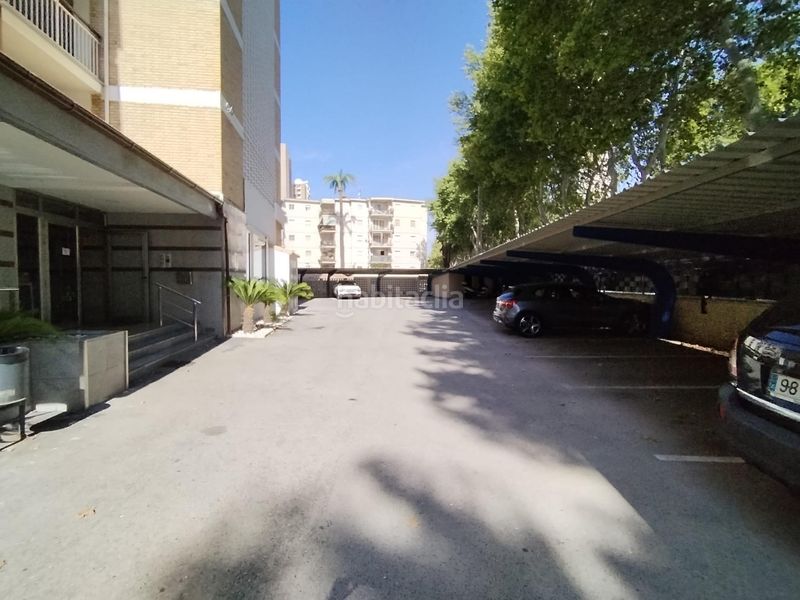 Foto f132ed44-7d50-4c4e-8976-b950a92f6f61. Pis amb aparcament a Playa Levante Benidorm