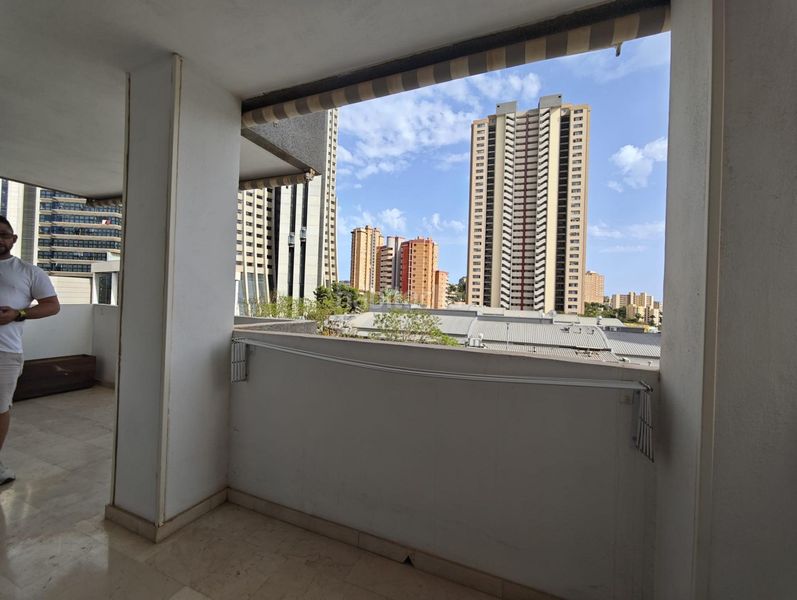 Foto 72b7db3d-0b6a-44fe-b338-492106308f5e. Pis amb aparcament piscina a Playa Poniente Benidorm