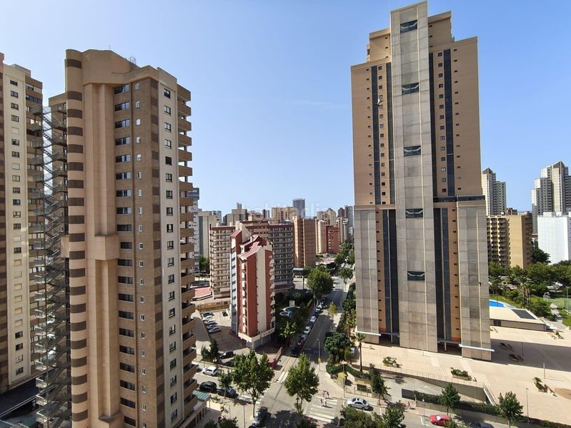 Foto 38595a4f-7384-44ed-a6a3-c532a4ac27a7. Apartament amb aparcament piscina a Levante Alto Benidorm