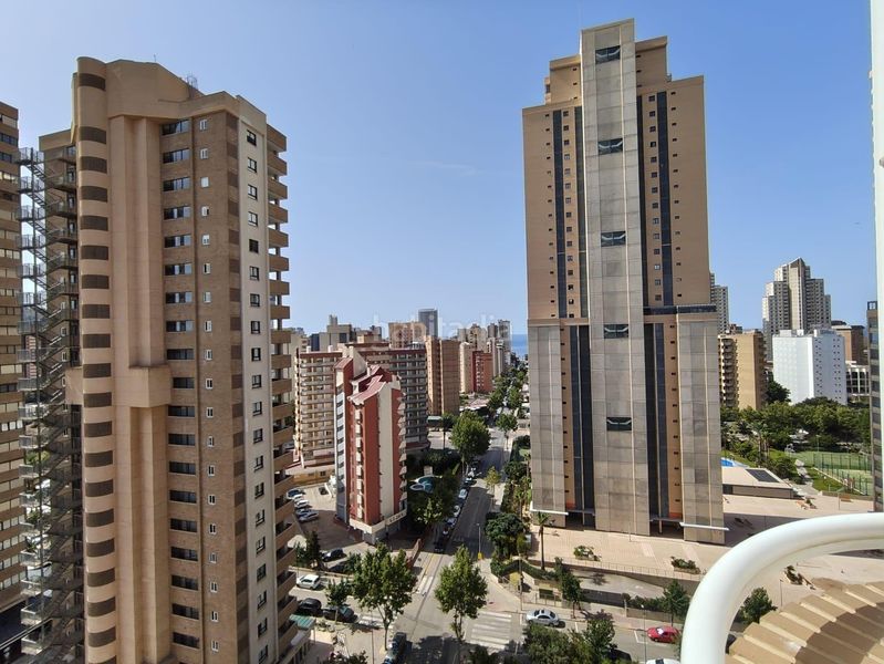 Foto 6e337132-7e91-42a8-894d-23c1511a9e51. Apartament amb aparcament piscina a Levante Alto Benidorm