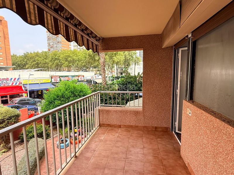 Foto b5c70a87-c1f8-454b-8275-f85f6eb91171. Apartament amb aparcament a Playa Levante Benidorm
