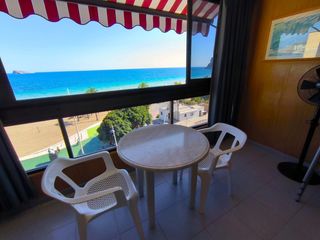 Lloguer Apartament a Playa Poniente. Apartamento de 1 dorm. con vistas al mar en primera línea de pla