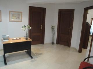 Rent Office space in Centro. Alquiler de entresuelo comercial