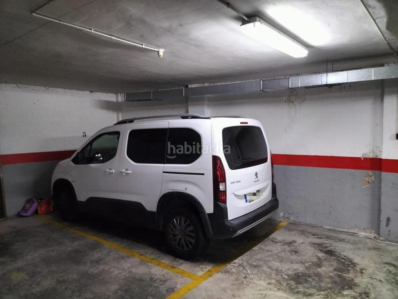 Foto 62fdfb56-9a0e-46b7-9c66-75fc717dde0f. Parking voiture dans Centro Elche / Elx