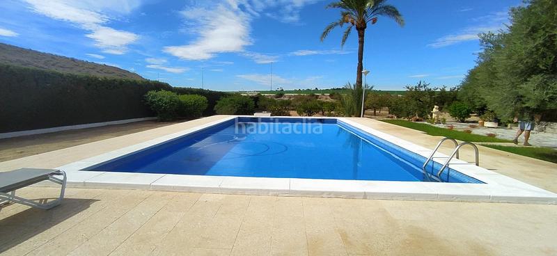 Foto 85c4f715-67a2-4cc3-bef6-0f86c45e16f3. Xalet amb aparcament piscina a Jubalcoi Elche / Elx
