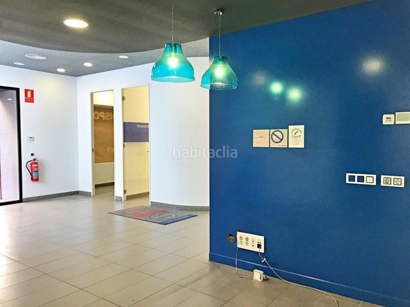 Foto 5d1ad710-3d0c-43ee-a333-dabdd61eb0d4. Rent business premise in calle ruperto chapi 43 in Elche / Elx