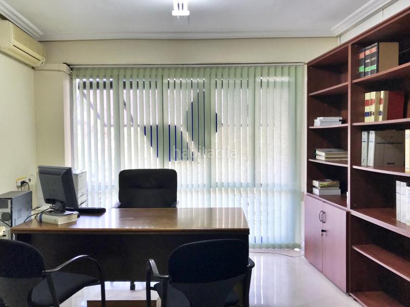 Foto 1475ee83-2965-4445-a31d-605dfa7f9479. Miete büro in plaza crevillent 1 in Plaza Crevillente - Antiguos Juzgados - El Asilo Elche / Elx