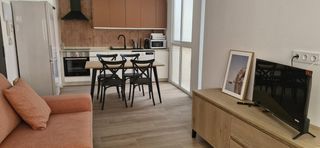 Rent Flat in Centro. Piso en alquiler junto iglesia del salvador