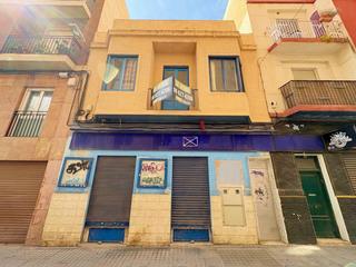Casa  Calle veronica 21. Se vende casa  a pocos metros del puente de la virgen