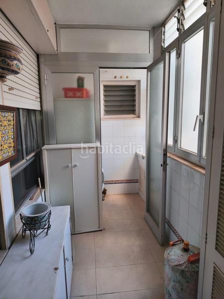 Foto ab4b973b-0f8b-4328-84aa-329c5ccbed05. Piso en calle calle kurssal piso en elche glorietaCentro en Elche / Elx