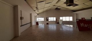Nave industrial  Calle valverde del camino. Nave industrial en poligono carrus