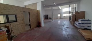 Fabrikhalle  Calle valverde del camino. Nave industrial en poligono carrus