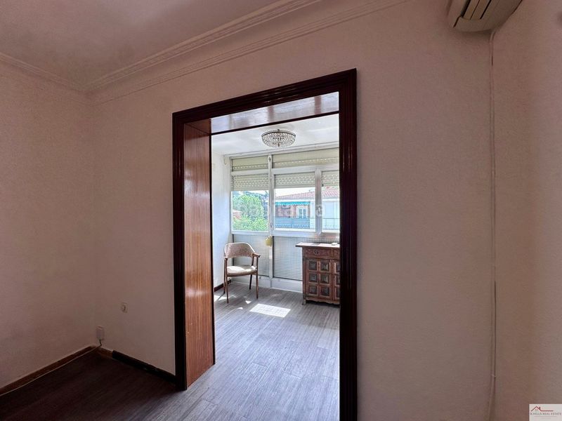 Foto 77a2337b-a467-43b6-ab5c-7464e4a11308. Piso en Lucero Madrid