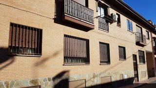 Apartamento en Yeles. Apartamento con ascensor, calefaccin y aire acondicionado