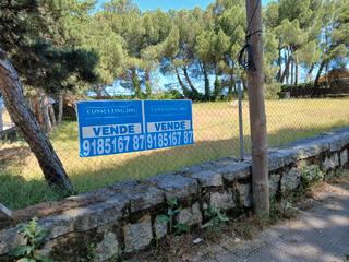 Terreno residenziale in Guadarrama. Se vende parcela en colonia media luna
