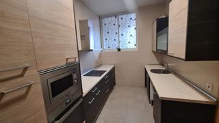 Affitto Loft in Calle vereda carpetana 7. Loft muy amplio de 2 dormitorios con patio