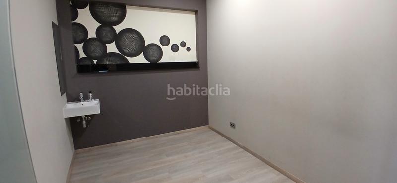 Foto 872fef78-aef7-4f77-8292-5ec8757d0c97. Alquiler local comercial en calle camino del berrocal 6 en Collado Villalba