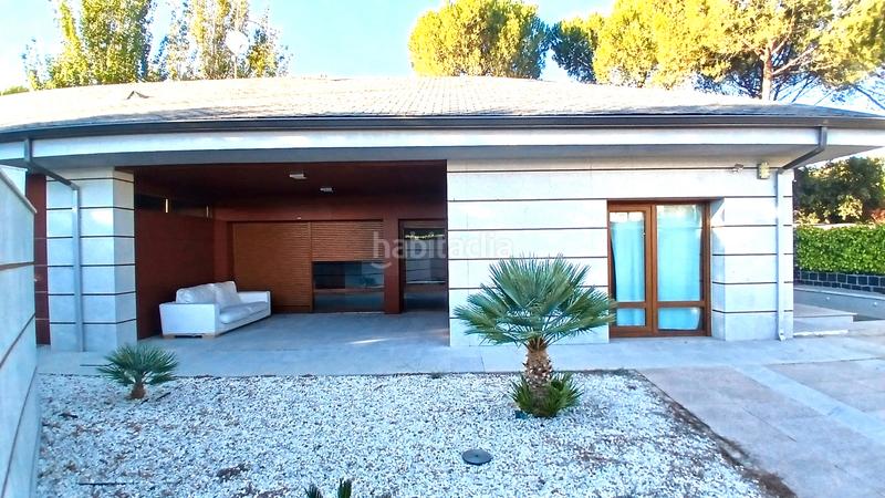 Foto b1dc86e8-cbf5-43d9-a5c4-81adcb8bb286. Towny house in calle sierra cazorla 6 in Dehesa-El Soto Collado Villalba