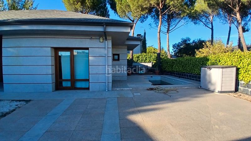 Foto e8f0d7ad-0d59-4841-9534-a8f379fee69b. Towny house in calle sierra cazorla 6 in Dehesa-El Soto Collado Villalba