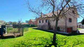 Chalet à Calle media luna 24