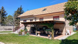 Chalet in Calle media luna 24