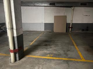 Aparcament cotxe a Can Tussell. Plaza de parking en carretera matadepera