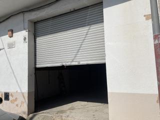 Local commercial  Carrer canàries. Apte per canvi d'ús a habitatge!