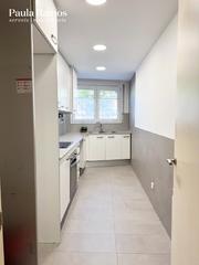 Piso  Carrer moranta. Seminuevo con parquing y exterior