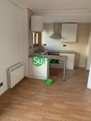 Miete Etagenwohnung in N/a 12. Alquiler yeles, 1 dormitorio piso nuevo y luminoso