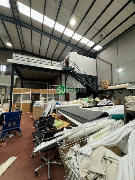 Foto 02dcf65b-452b-4dd0-a2f6-a1f2d07c7f39. Bâtiment à usage industriel dans n/a dans Estación-Cruz Roja Illescas