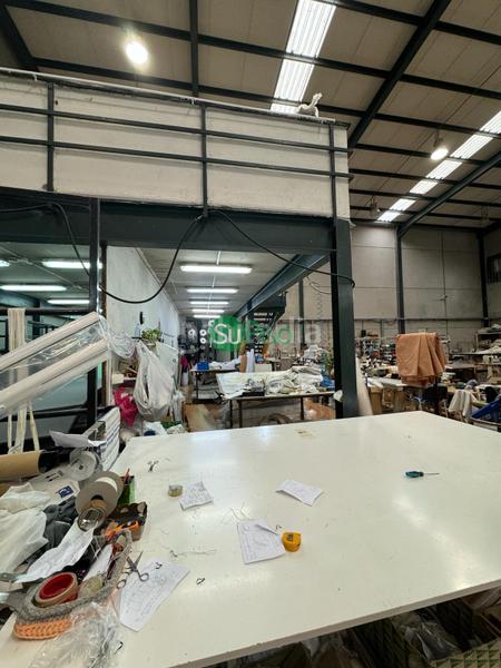 Foto 6c14df21-f8f6-4983-8371-90f7cb37c7c3. Bâtiment à usage industriel dans n/a dans Estación-Cruz Roja Illescas