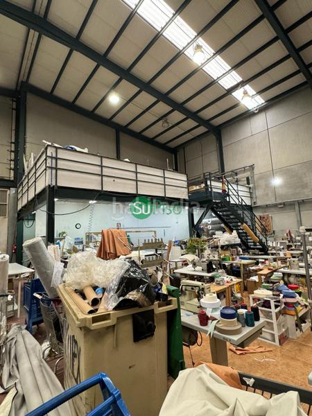 Foto c3f0c581-30e8-4b9b-8677-8e3b95691f8b. Bâtiment à usage industriel dans n/a dans Estación-Cruz Roja Illescas