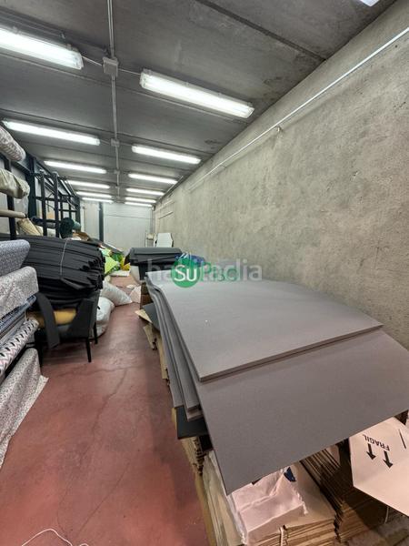 Foto f29cfffd-a8db-46f4-a8b2-63f0c4633045. Bâtiment à usage industriel dans n/a dans Estación-Cruz Roja Illescas