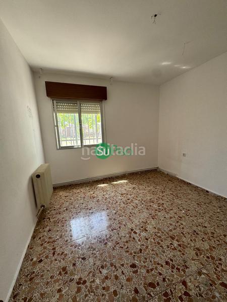 Foto 5ac3d4c0-511d-4399-a4e2-3c2e51388021. Casa adossada a n/a 10 a Yeles