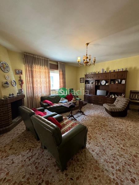 Foto c3bb0294-9666-43d4-9cae-3d24391060da. Casa adossada a n/a 10 a Yeles