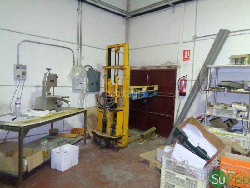 Foto 2e32d178-6cbb-49ed-8456-24ef992ba582. Fabrikhalle in n/a in Yeles