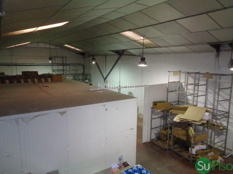 Foto ba43984a-d5f9-429d-9489-8b2836d15445. Fabrikhalle in n/a in Yeles