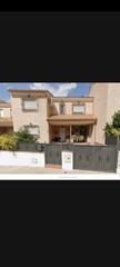 Xalet en Calle saez de oiza 19. su piso inmobiliaria te presenta este maravilloso chalet en la