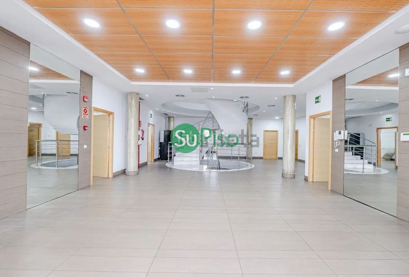 Foto 0cfa18bb-8364-4d04-9c21-e38edff37ee4. Local comercial a calle holanda 5 a Griñón