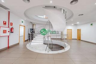 Local Comercial en Calle Holanda 5
