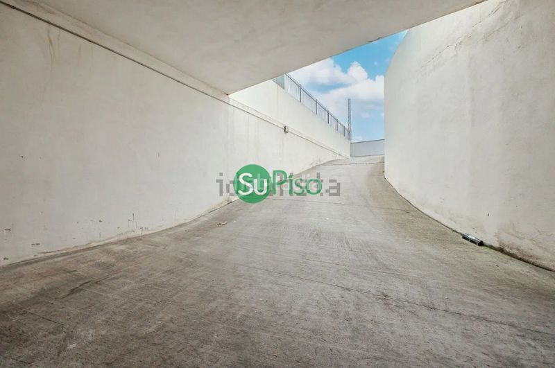 Foto caff847f-a117-4b84-98cf-70866d610abb. Local comercial a calle holanda 5 a Griñón