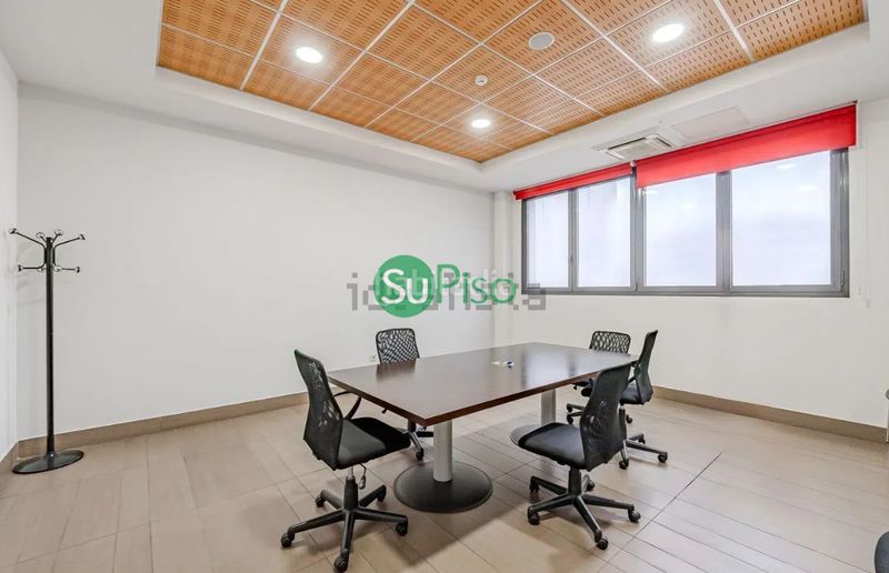 Foto f2f6f8b8-be88-4058-b0bd-a78d686ce5bd. Local comercial a calle holanda 5 a Griñón
