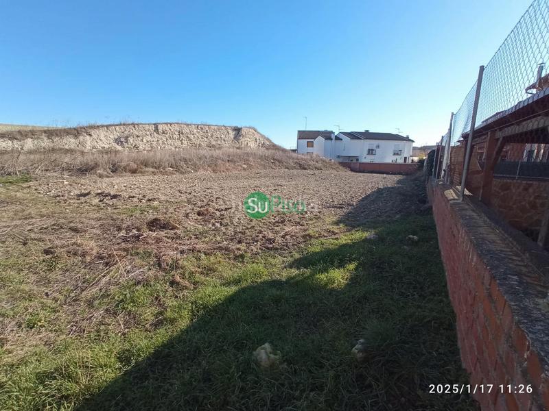 Foto 1c2ac26a-ea1f-44d8-b8ea-8a700b93ae76. Wohngrundstück in calle esquivias 10 in Borox