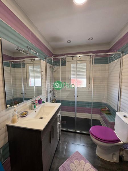 Foto d12cb0aa-0a26-42d5-b40f-e53ffce3f2b5. Maison jumelée dans calle la loma 7 dans Yeles