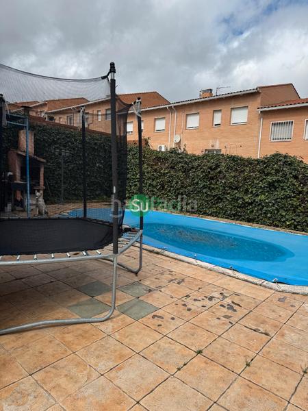 Foto f61f5340-1070-414a-a1cd-50a9fe48be9b. Maison jumelée dans calle la loma 7 dans Yeles