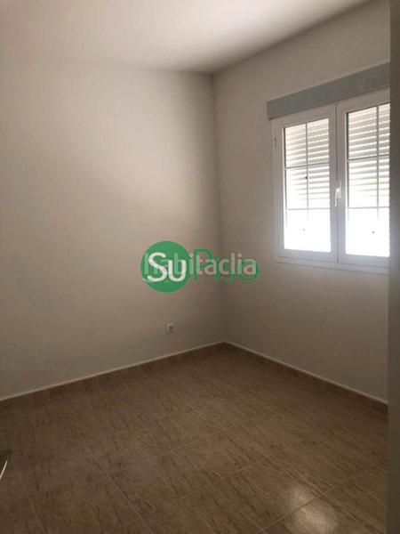 Foto 0c1670fd-208c-46d9-b011-60a0ede2db0c. Casa pareada en avenida rufino rubio 10 en Yeles