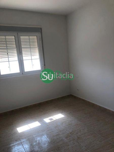 Foto 0da451e0-6647-40ff-a032-17b46756e37d. Casa pareada en avenida rufino rubio 10 en Yeles